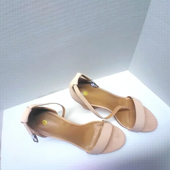 Cream Heels - Picture 5 of 7